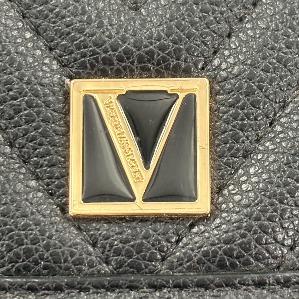 Victoria's Secret Black V-Quilt Tech Wristlet Wallet - Picture 3 of 10